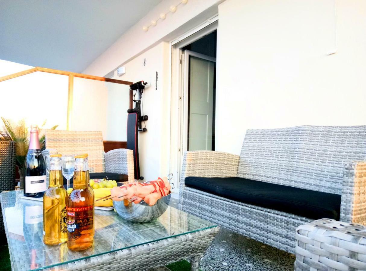 Pure Bliss Luxury Beachfront Apartment With Panoramic Sea Views, Electric Bbq, Gym Equipment And More Agia Triada  Eksteriør billede