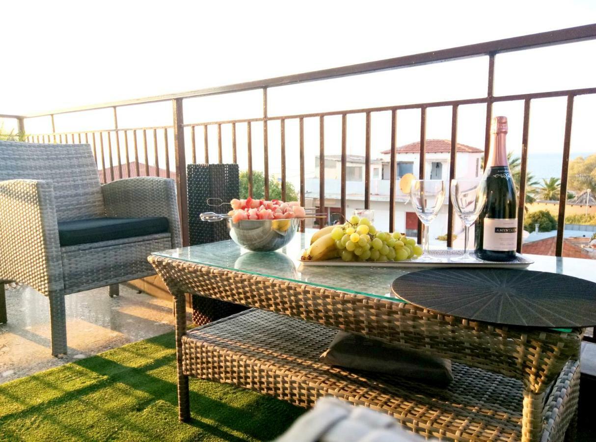 Pure Bliss Luxury Beachfront Apartment With Panoramic Sea Views, Electric Bbq, Gym Equipment And More Agia Triada  Eksteriør billede