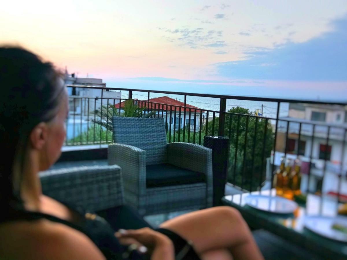 Pure Bliss Luxury Beachfront Apartment With Panoramic Sea Views, Electric Bbq, Gym Equipment And More Agia Triada  Eksteriør billede